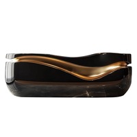 Comptoir de réception incurvé en fibre de verre de luxe noir et or, grand comptoir de réception moderne de luxe, comptoir de caisse personnalisé