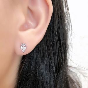Pendientes de Plata de Ley 925 con Baño de Rodio, Diseño Moderno Dylam, con Circonita Cúbica 5A de Elementos Infinitos - Product Image 3