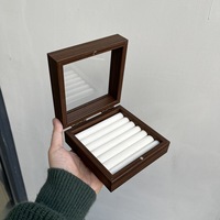 Boîte à bijoux carrée de luxe en bois de noyer George avec logo personnalisé, fermeture à boucle, organisateur de bagues et bracelets, vitrine en verre, petite taille