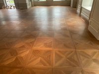 Parquet en bois massif européen à motifs personnalisés, antique, lisse, brossé, texture en incrustation, système de clic, villa, appartement, hall, école