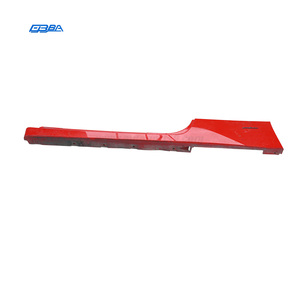 Panel de puerta original usado de plástico PP rojo, faldón lateral izquierdo para Ferrari 458 OE 83243310 - Product Image 1