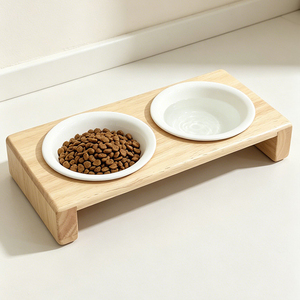 Soporte Elevado para Comedero de Perro Ecológico de Madera con Tazones de Cerámica, Tamaño Individual y Doble para Mascotas, Uso en Exteriores - Product Image 1