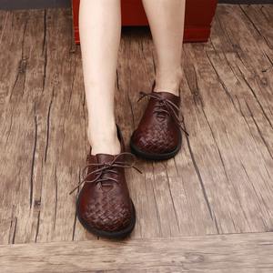 Chaussures tricotées rétro pour femmes, nouveau style 2026, semelle en cuir souple, chaussures simples, décontractées et confortables pour mères - Product Image 3