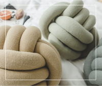 Ins style oreiller noué en forme de boule multicolore fait à la main avec coussin de noyau