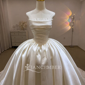 Lsjj165-1 Vestido de Novia Romántico de Satén Liso Color Marfil, Sin Tirantes, con Cintura Fruncida, Estilo Princesa Oversize, Cola Catedral Jancember - Product Image 2