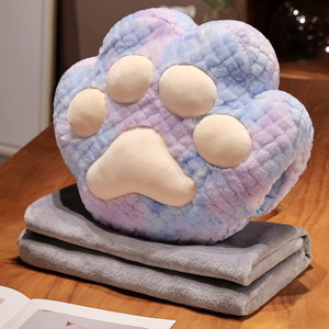 Coussin-couverture super doux 3-en-1 en peluche patte de chat de dessin animé pour anniversaire, avec rembourrage en coton PP, chauffe-mains et coussin de sieste de bureau, idéal comme cadeau. - Product Image 2