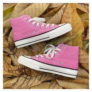 Baskets décontractées unisexes en toile vulcanisée légères et confortables à lacets, imprimées rétro personnalisées, pour hommes et femmes - Product Image 3