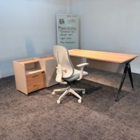Bureau de direction ergonomique de luxe à hauteur fixe avec design moderne pour le télétravail
