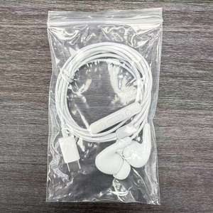 Écouteurs filaires USB-C avec strass et embout auriculaire en métal pour l'écoute musicale, vente en gros d'usine, personnalisables, avec haut-parleur 5U - Product Image 1