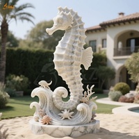 Décoration publique extérieure Grand marbre sculpté Hippocampe Animal Décor Statues Hippocampe géant Sculpture en marbre blanc à vendre sur mesure