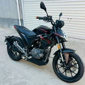 Motocicleta Usada Zong Shen <span class=keywords><strong>Venom</strong></span> 250 <span class=keywords><strong>de</strong></span> Gasolina con Inyección Electrónica <span class=keywords><strong>de</strong></span> Combustible y Sistema <span class=keywords><strong>de</strong></span> Refrigeración por Agua - Product Image 1