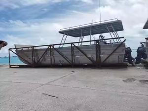 เรือลงจอดทำจากอลูมิเนียมพร้อมคอนโซลด้านล่างแบนเรือบรรทุกสินค้าพร้อมอาหารมื้อเย็นแบบร่างตื้น - Product Image 5