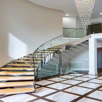 Escalier à poutres courbées Prima Modern, avec des marches à courbure lisse pour une décoration visuelle haut de gamme du hall