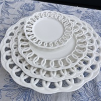 Ensemble d'assiettes à dîner en céramique blanche au design évidé élégant assiettes de présentation de mariage assiette de table décorative