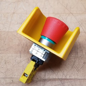 Botón de Parada de Emergencia Tipo Hongo 3sb22 03-1ac01, Rojo - Usado, Nuevo, Original, para Sistemas de Control Programable PLC de Automatización Industrial - Product Image 1