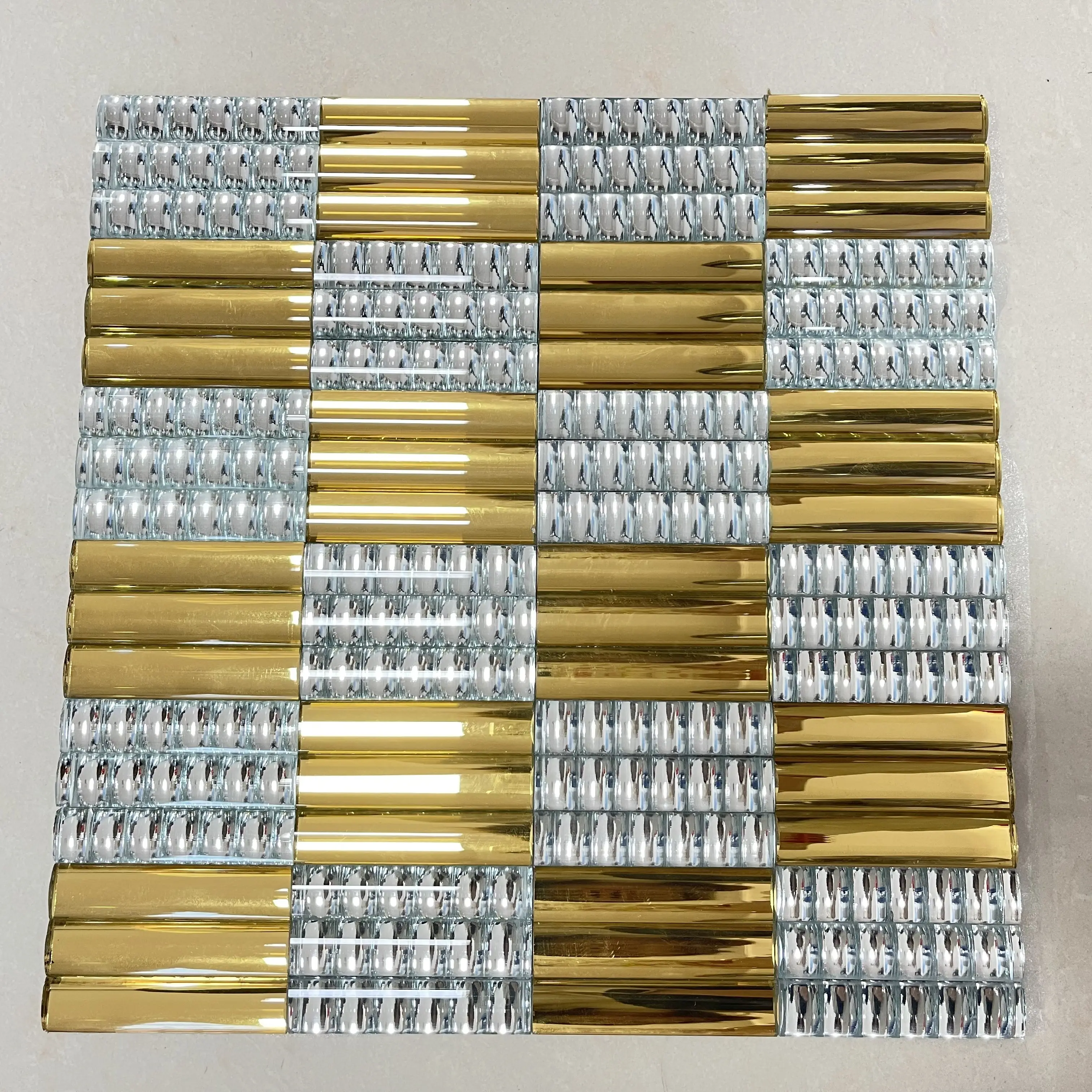 Moderne Lebens dekoration glänzende Wand Badezimmer-und Küchen dekoration Glasmosaik Gold-und Silber mosaik fliesen