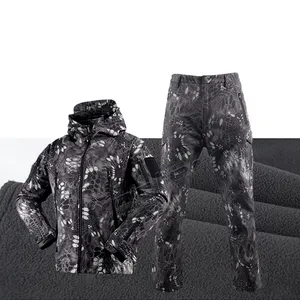 US Camouflage Combat Uniform Soft shell Tactical Men Jacke Warmer Hoodie Großhandel Custom ized