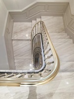 Rampe d'escalier en aluminium de luxe, nouveau design moderne 2024, résistante à la rouille, pour hôtel, terrasse, mur décoratif
