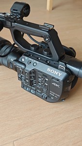 Caméscope professionnel 4K Sony PXW-FS5 4K Super 35 avec objectif 18-105 mm F4, système XDCAM, caméra vidéo - Product Image 2