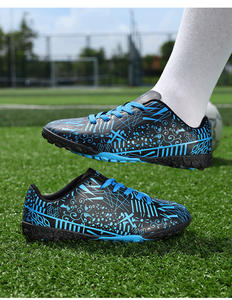 Nouvelles Chaussures de Football Antidérapantes pour Enfants 2025 – Crampons de Football en Cuir PU de Haute Qualité pour Enfants et Hommes, Idéales pour l'Extérieur - Product Image 2