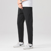 Celana Jogger Pria Kustom Cepat Kering Bahan Polyester Spandex Pinggang Elastis Celana Olahraga Bordir Gaya Kasual OEM ODM