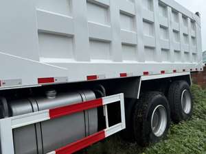 Truk sampah Dump Truck Sino <span class=keywords><strong>Howo</strong></span> NX 371 380 Dumptruck <span class=keywords><strong>6x4</strong></span> 8x4 Sino Hohan 400hp 10 12 roda 20-60ton truk pembuang pasir - Product Image 3