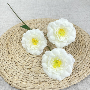 Nouvelles tiges de pivoines artificielles blanches à 3 têtes, en soie, pour arrangements floraux à la maison ou à l'hôtel - Product Image 2