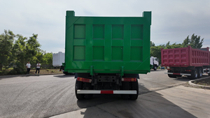 Camion benne SINOTRUCK Howo 6X4, capacité 21-30T, diesel Euro 3, camion de transport lourd pour travaux d'ingénierie, moteur Weichai 351-450HP - Product Image 4
