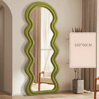Miroir sur pied en velours arqué en flanelle pour la décoration de la salle de bain à domicile