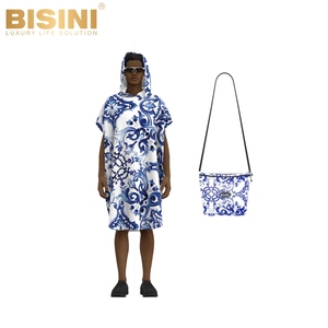 Peignoir de plage pour homme super absorbant et à séchage rapide, avec capuche, serviette de bain, imprimé bleu et blanc en porcelaine, pour le surf et le camping - Product Image 5