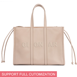 Sac fourre-tout en <span class=keywords><strong>cuir</strong></span> végétalien avec cordon de serrage Sac à main personnalisé pour femmes Sac à main de loisirs de haute qualité Grand sac à main <span class=keywords><strong>beige</strong></span> de luxe en PU souple avec logo - Product Image 2