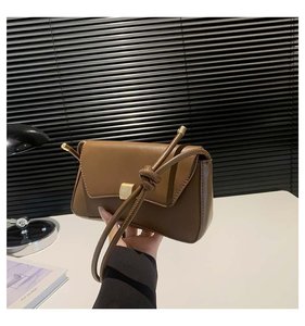 Nuevo Bolso de Hombro de Cuero PU para Mujer, Diseño Sólido y Moderno, Verano 2025, Bolso Bandolera Simple, Bolso de Mano Cuadrado - Product Image 4