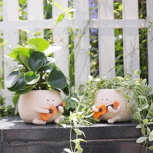 Smily Face Résine Jardinières Mignon Guitare Pots Succulents avec Trou De Drainage Intérieur/<span class=keywords><strong>Extérieur</strong></span> <span class=keywords><strong>Jardin</strong></span> Plantes <span class=keywords><strong>Idée</strong></span> <span class=keywords><strong>Cadeau</strong></span> - Product Image 3