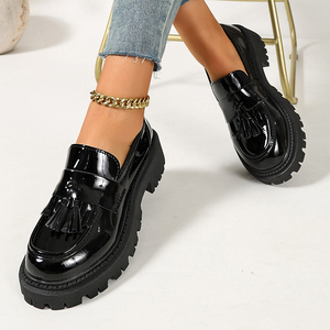 Nouvelle conception de chaussures pour <span class=keywords><strong>femme</strong></span>, sexy, à bout rond, talons épais de 4,5 cm, <span class=keywords><strong>mocassins</strong></span> pour femmes, en cuir verni PU, avec une petite touffe décorative sur le dessus, ShYu026 - Product Image 5