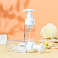 150ml 200ml 250ml Bouteilles en mousse à pompe en plastique carré transparent en PET à bas prix avec impression de logo personnalisé