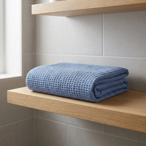 Toalla de Baño Tejida de Algodón Orgánico Ecológico Azul ORCHID, de Secado Rápido, Suave, Absorbente e Hipoalergénica para Viajes - Product Image 1