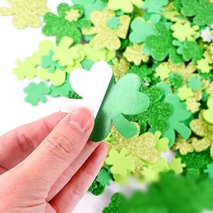 100 pièces/sac Confettis en mousse pailletés Trèfle de la Saint-Patrick, Confettis porte-bonheur pour fête irlandaise, Décoration de fête de la Saint-Patrick - Product Image 5