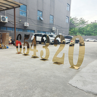 Decoración para Fiestas y Bodas, Espejo Grande de Acero Inoxidable Dorado, Letras y Números Metálicos de 3 y 4 Pies para Cumpleaños