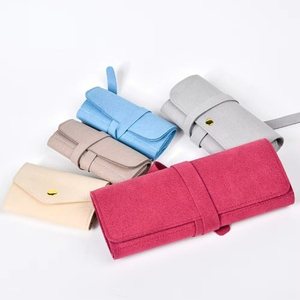 Bolsa Organizadora de Joyería Plegable de Microfibra con Logotipo Personalizado, Estuche de Almacenamiento para Aretes, Empaque Plegable para Joyería Pequeña - Product Image 5