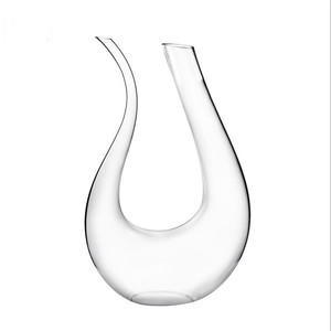 Carafe à <span class=keywords><strong>vin</strong></span> élégante en cristal en forme <span class=keywords><strong>de</strong></span> U avec poignée pratique, <span class=keywords><strong>aérateur</strong></span> à <span class=keywords><strong>vin</strong></span> en verre <span class=keywords><strong>de</strong></span> haute qualité pour bar à domicile <span class=keywords><strong>de</strong></span> luxe et restaurant - Product Image 3
