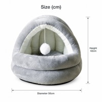 Lit pour chat semi-fermé style igloo, en peluche grise, avec jouet pompon suspendu, nid douillet et chaud pour animaux de compagnie, vente en gros