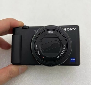 Cámara Digital de Segunda Mano Sony ZV-1 20.1MP 4k UHD, Cámara de Viaje y de Bolsillo - Product Image 1