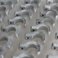 Pièces mécaniques aérospatiales économiques en aluminium anodisé noir, usinées et taraudées par CNC, tolérance stricte, bonne qualité