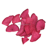 Chips de radis rouge frits sous vide sains et croustillants