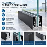 Profilé de balustrade en verre avec base en aluminium noir pour balcon d'hôtel et escalier extérieur