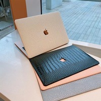 Coque Rigide Personnalisée en Similicuir Crocodile pour MacBook Neo A18 Pro Air Pro 13 13.6 14 15 16 Pouces M1 M2 M3 M4 M5