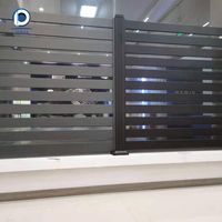 Clôture sur mesure minimaliste en alliage d'aluminium et WPC, robuste, antirouille, solide, pour villa moderne
