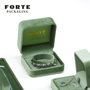 Boîte à bijoux FORTE, création individuelle, boîte à bijoux lumineuse, gemmes royales, chaîne longue, logo personnalisable, boîte cadeau de luxe, idée de bijoux - Product Image 2