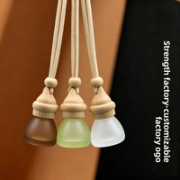 Diffuseur de parfum suspendu pour voiture 8 ml, flacon en verre vide pour huiles essentielles, pendentif pour rétroviseur avec couvercle en bois