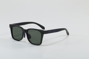 2026 Fashion Trendy Custom Logo <b>Frame</b> UV400 Sunglasses Black <b>Frame</b> Shades for Women and Men - Product Image 3